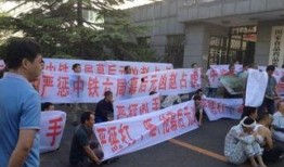 广东讨薪新闻爆料,工友齐心维权，讨回血汗钱，社会关注聚焦